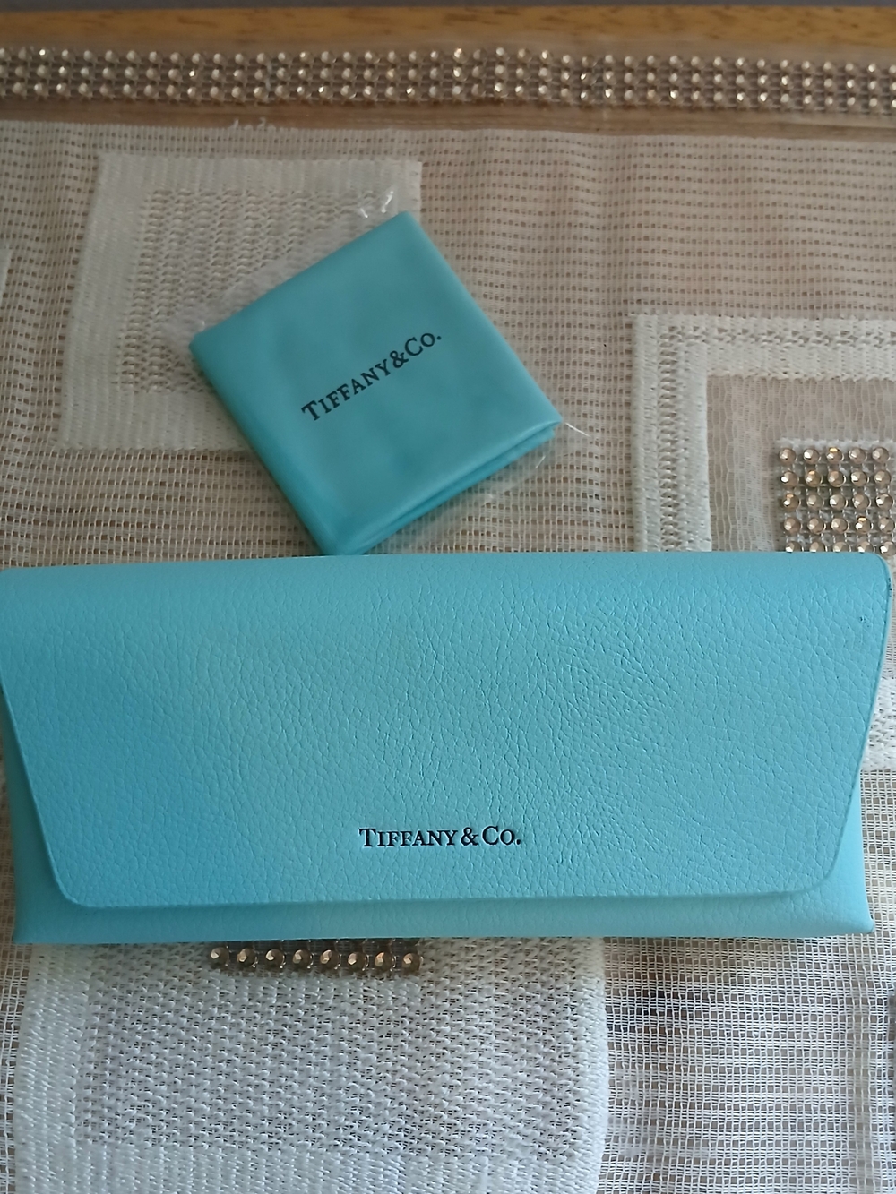 TIFFANY & Co. Sun Or Eyeglasses CASE Faux Leather SEMI-HARD Magnetic Like New